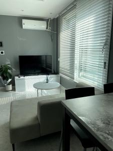 Bright Peaceful 1 BR apt Gangnamdaechi