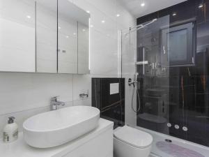 Luxury Beachfront Krk Apartments with Terrace - One Bedroom Apartment with Terrace