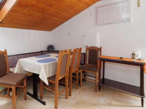 Classic and Trendy Apartment with Terrace - Two Bedroom Apartment with Terrace