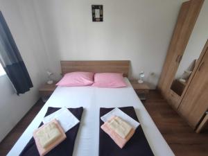 Apartments Krk with Sea View and Terrace - Classic Two Bedroom Apartment with Sea View ant Terrace