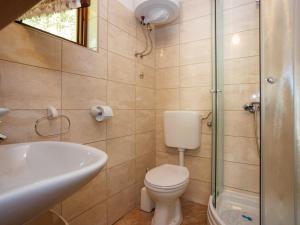 Beachfront Cozy Krk Apartment with Balcony - One Bedroom Apartment with Balcony