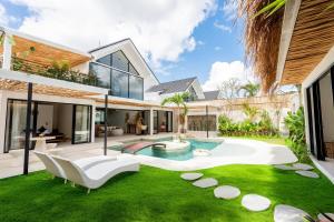 NEW! Villa Aurora - 4BR Villa in Kerobokan