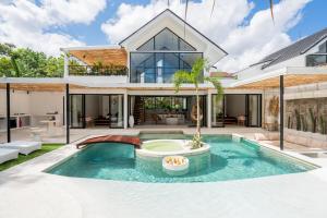 NEW! Villa Aurora - 4BR Villa in Kerobokan