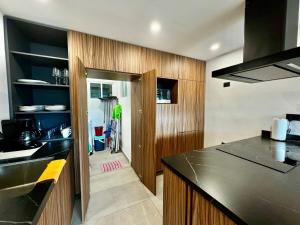 Modern 2 Bedroom Ground Floor Apartment!