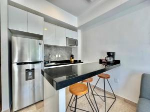 New apartment one block from 5th Ave