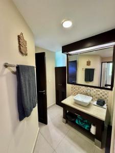 One block from the sea, ideal!