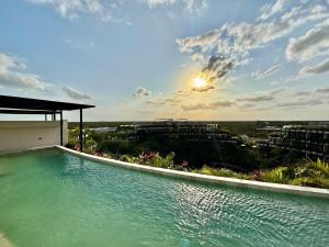 Luxury Loft minutes from the sea!