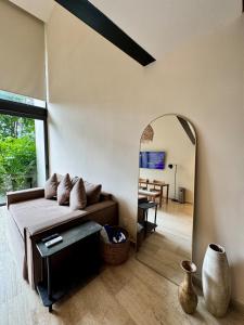 Luxury Loft minutes from the sea!