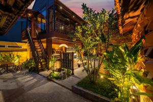 DeMin Villa Hội An - Pool and BBQ Garden