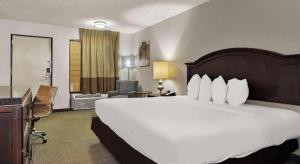 Rodeway Inn Lumberton Central