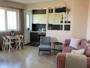 Premium High Rise, Gorgeous City Views