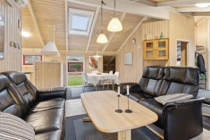 Cozy Summer House Near Hals