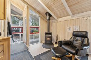 Cozy Summer House Near Hals