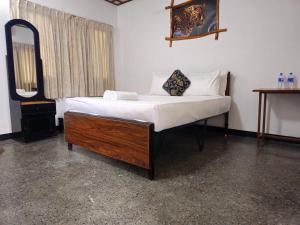 Udawalawe Safari Village by Plateeno