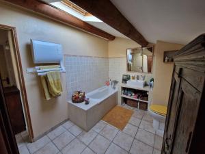 Provençal house with pool