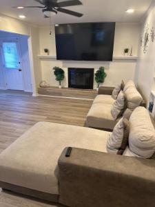 Royale Palace Spacious 3brs 2 baths home