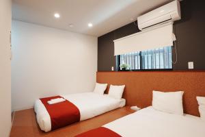 Newly opened, 3 min walk to Hanazonocho subway station, large flat! 3 min drive to Namba!