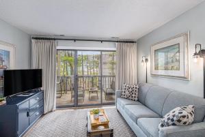 Snug Lake View Condo The Shores