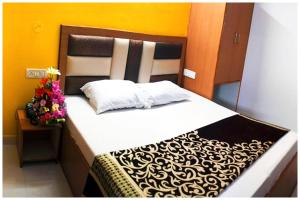 Mountain View Hotel "Divine !Hill" Near Power House Bus Station - #Offers Rooms With Free Wi-fi Facility - Restaurant & Free Parking Available - Best Location In Śhimla