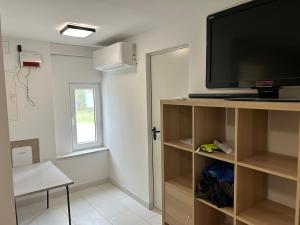 Neu renoviertes Haus mit großer Terrasse und Garten