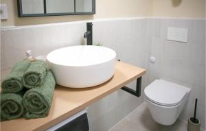 Awesome Apartment In Split With Wifi