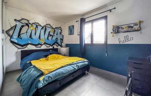 Maisons de vacances Cozy Home In Saint-Cesaire-De-Gauzi : photos des chambres