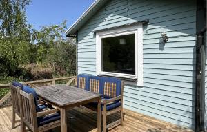 Awesome Home In Sturkö With Sauna