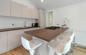 3 Bedroom Amazing Home In Oud Gastel