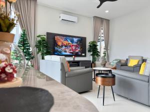 Private Pool Retreat, Langkawi Villa w Karaoke by Zervin