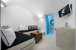 Modernity Suites Santorini Greece