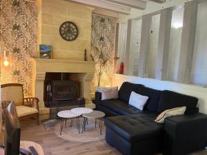 Maisons de vacances Cottage with swimming pool, pool house and view ! : photos des chambres