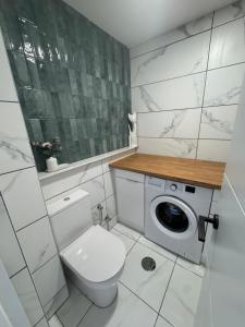 VILLA MARE - 2 beds with balcony, patio and pool and direct park access