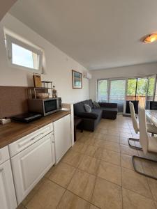 Kertből a Balatonra