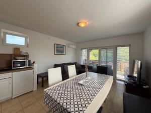 Kertből a Balatonra