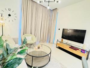 Creek Views 1 BR, Mins to Downtown in Sobha Creek Vistas