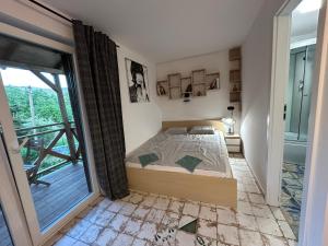 W górach nad strumieniem