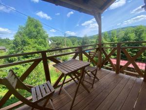 W górach nad strumieniem