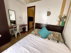 Altheas Cozy Home - Condo in Las Pinas
