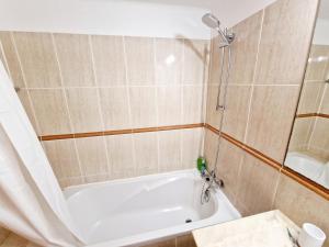 Vilamoura T1 - 1 Bedroom Apartment with Large Sofa-bed, Private Balconies with Pool view near The Marina & Beaches