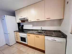 Residencia Dos Mares I, Bloque 3, Escalera 1, 2º C