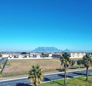 Blouberg Luxury Oasis With Pool & Scenic Mountain Views