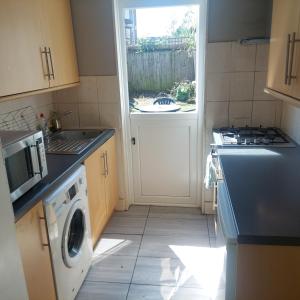 Ground Floor 2 Bedroom Apt - SW19