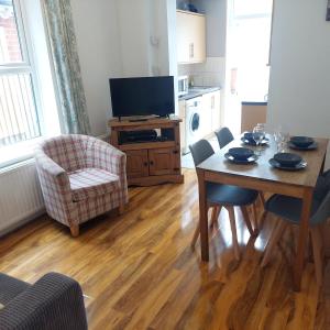 Ground Floor 2 Bedroom Apt - SW19