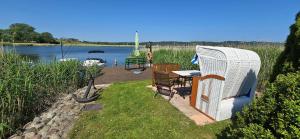 2 Raumwohnung mit sonniger Terrasse und Seeblick