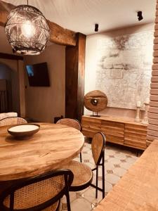 Villa Valeria, Casa con Cueva privada del 1748