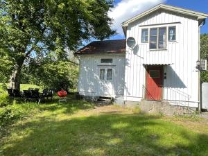 Holmåkra long stay by House Viola, 3 bedroom entire house in Bodafors, sleeps 7