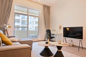 Air Homes - Stylish Urban Living in a Modern 1BR