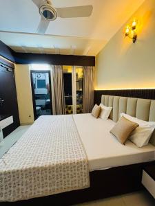 Luxe Home 2BHK Open For Long Stays Also