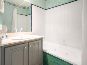 Appartements Cozy Apartment with Swimming Pool, Terrace, Garden, Parking : photos des chambres