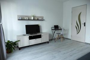 Stone Hill Apartment